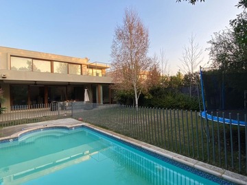 Arriendo Mensual / Casa / Colina