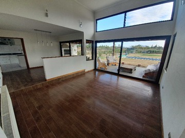 Arriendo Mensual / Casa / Colina