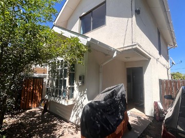 Arriendo Mensual / Casa / Colina