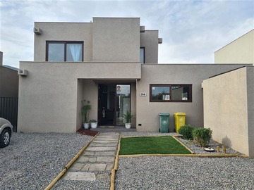 Arriendo Mensual / Casa / Colina