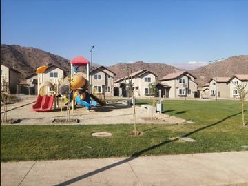 Arriendo Mensual / Casa / Colina