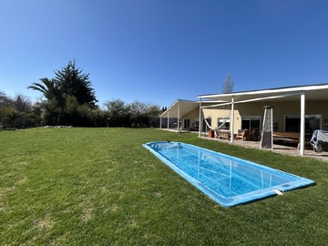 Arriendo Mensual / Casa / Colina