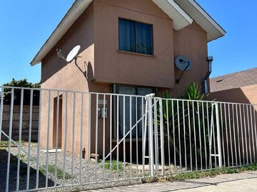 Arriendo Mensual / Casa / Colina