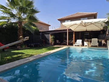 Arriendo Mensual / Casa / Colina