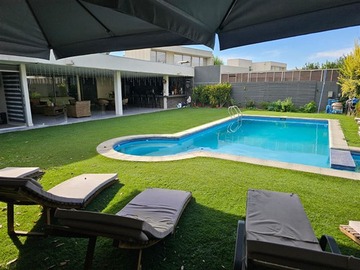 Arriendo Mensual / Casa / Colina