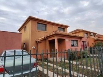 Arriendo Mensual / Casa / Colina