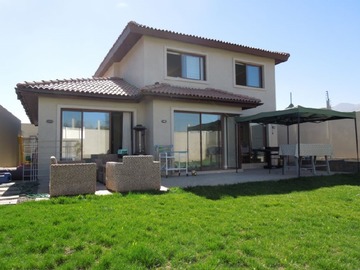 Arriendo Mensual / Casa / Colina