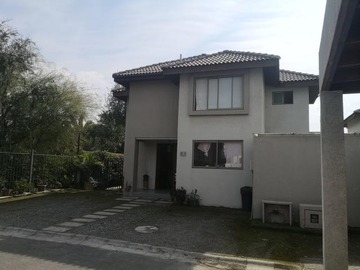 Arriendo Mensual / Casa / Colina