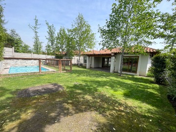 Arriendo Mensual / Casa / Colina