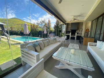 Arriendo Mensual / Casa / Colina