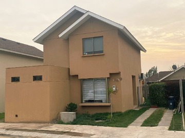 Arriendo Mensual / Casa / Colina