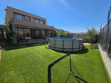 Arriendo Mensual / Casa / Colina