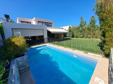 Arriendo Mensual / Casa / Colina