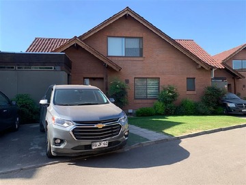 Arriendo Mensual / Casa / Colina