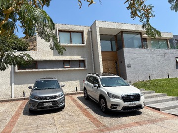 Arriendo Mensual / Casa / Colina