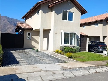 Arriendo Mensual / Casa / Colina