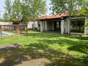 Arriendo Mensual / Casa / Colina