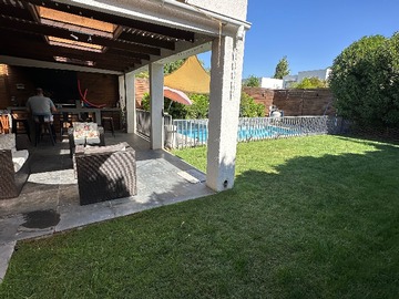 Arriendo Mensual / Casa / Colina