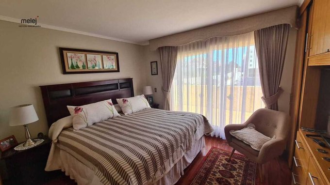 Dormitorio principal con salida a la terraza