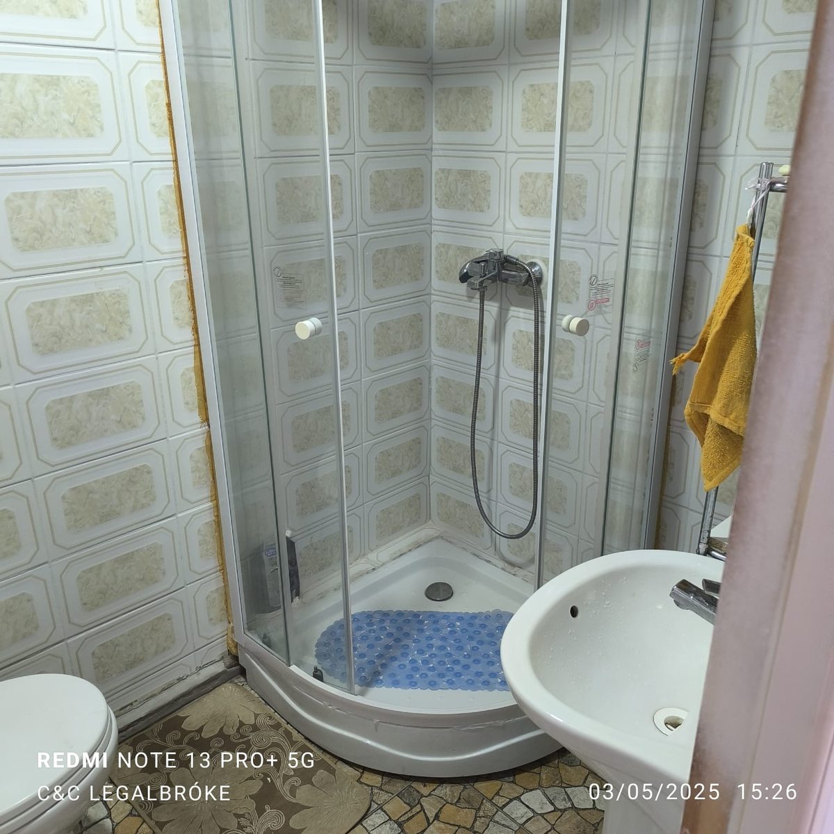DUCHA, AGUA CALIENTE
