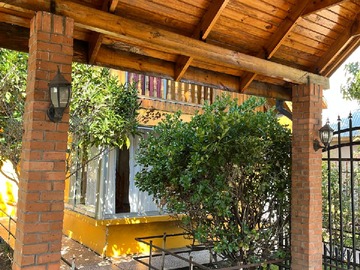 Estacionamiento techado