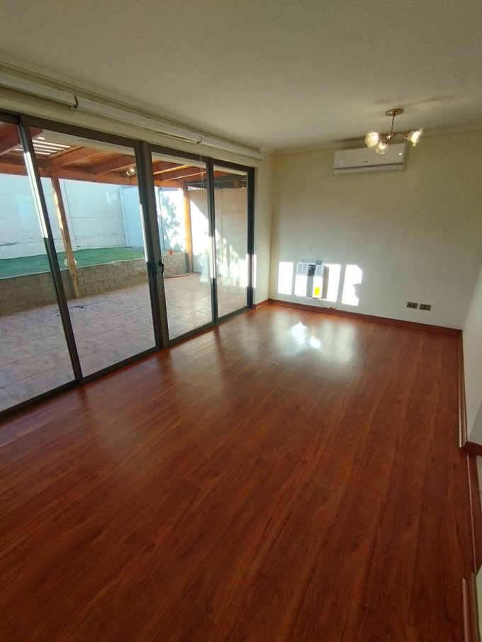 Sala y comedor en concepto semi abierto