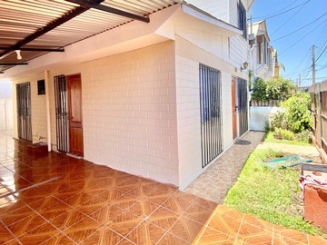 Arriendo Mensual / Casa / La Cruz