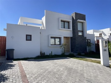 Arriendo Mensual / Casa / La Serena