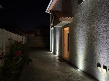 vista estacionamiento de noche