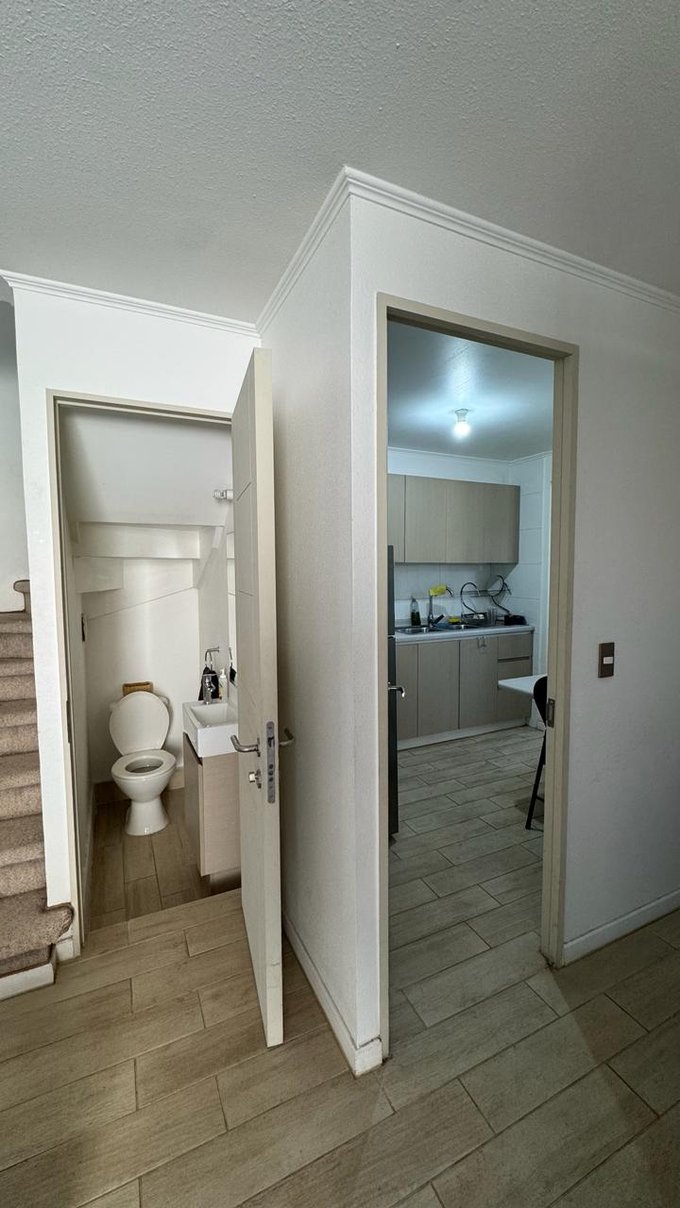 vista baño visitas y cocina