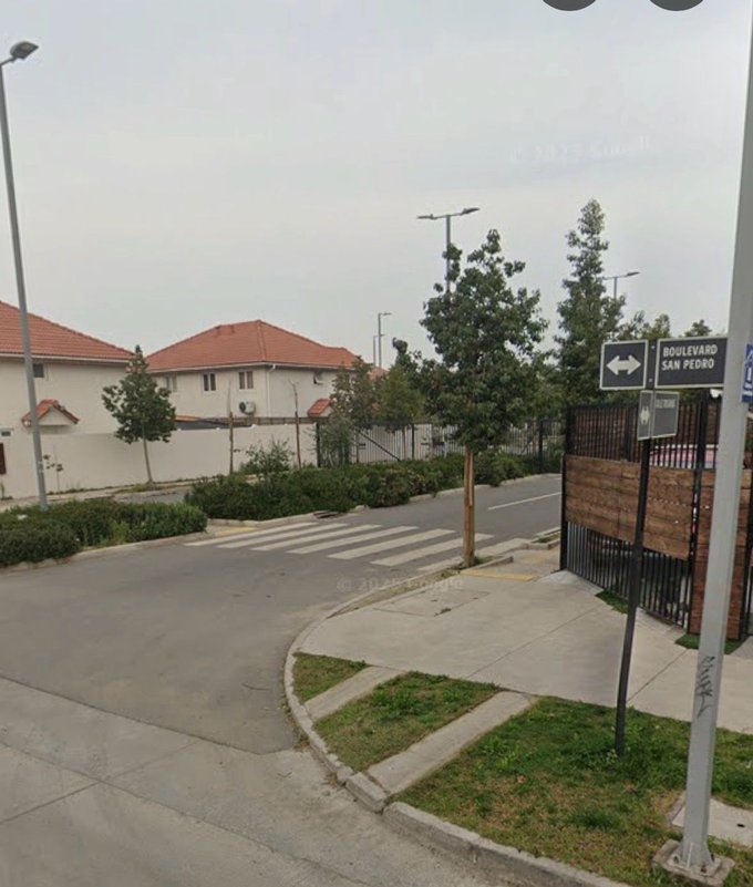 acceso de entrada al barrio