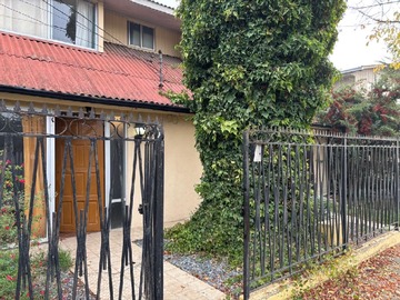 Arriendo Mensual / Casa / Linares