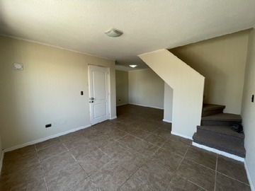 Arriendo Mensual / Casa / Linares