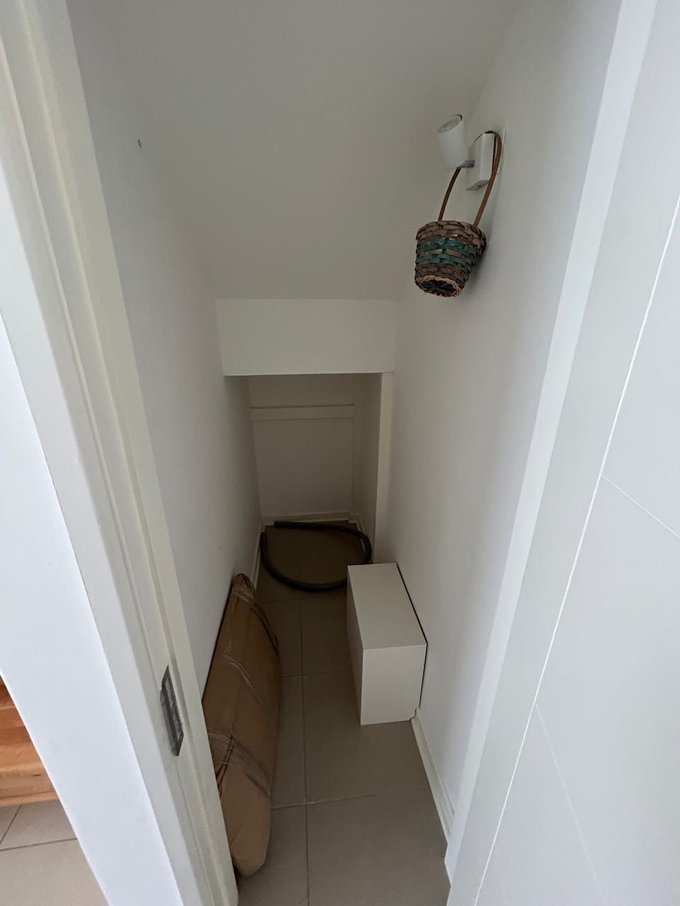 Despensa bajo escalera