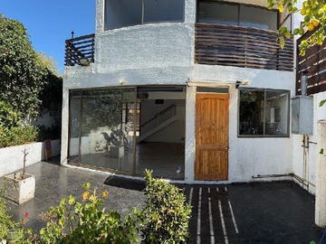 Vista trasera desde jardín