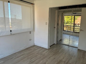 habitación en suite con walking y baño