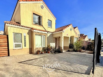 Arriendo Mensual / Casa / San Bernardo