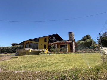 Arriendo Mensual / Casa / Santo Domingo