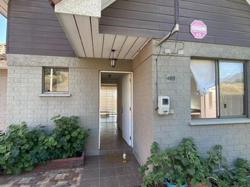 Arriendo Mensual / Casa / Til til