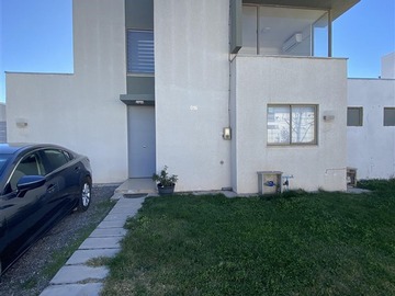 Arriendo Mensual / Casa / Til til