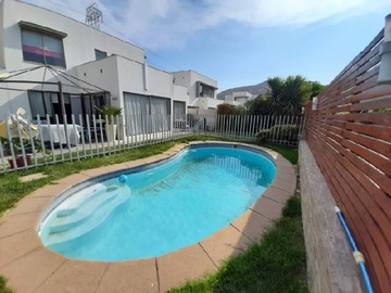 Arriendo Mensual / Casa / Til til