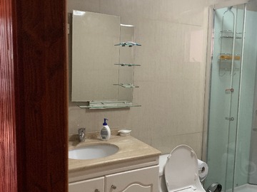 Otra vista baño visitas