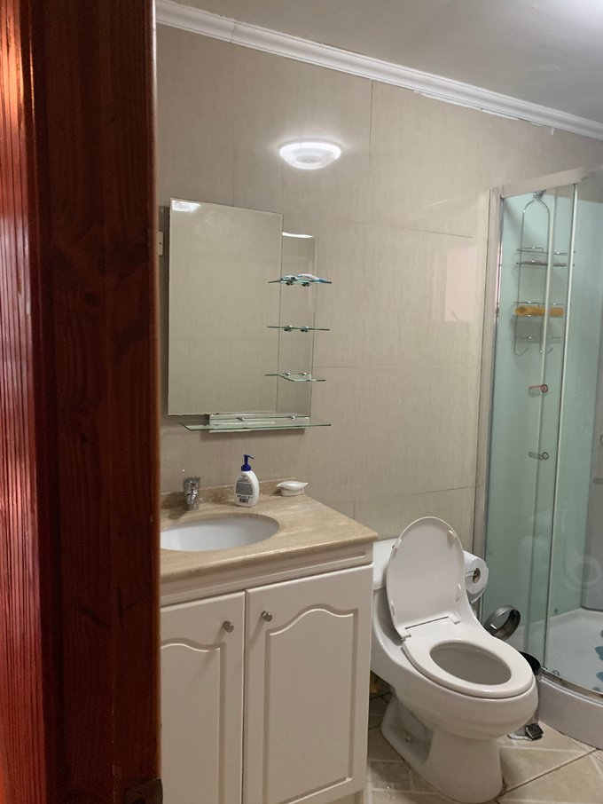 Otra vista baño visitas