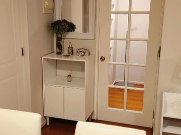 Vista Acceso, separacion de sala de estar con dormitorios