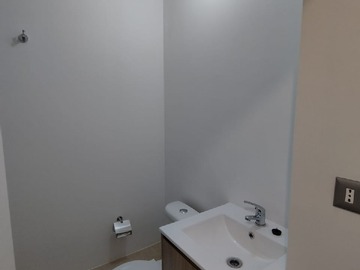 Baño con espejo