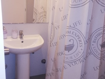 Baño dormitorio vacante