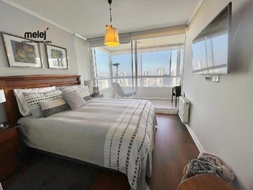 Dormitorio principal en suite y salida a terraza