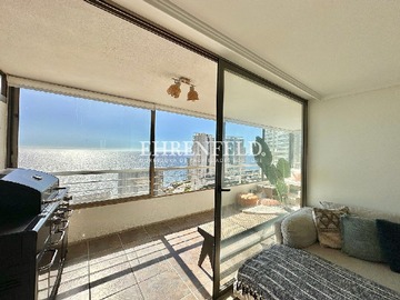 Salida a la terraza cerrada.