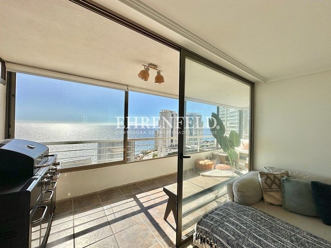 Salida a la terraza cerrada.