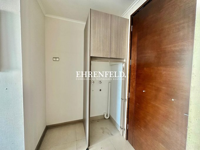 Espacio para lavadora, refrigerador.